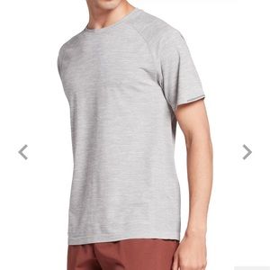 Men’s VRST Seamless Tee -size small